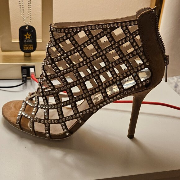 Micheal Kors studded open toe heels - Picture 4 of 4